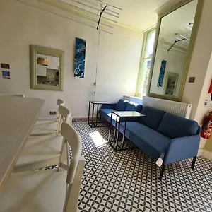  Homestay 39 Constitution Street
